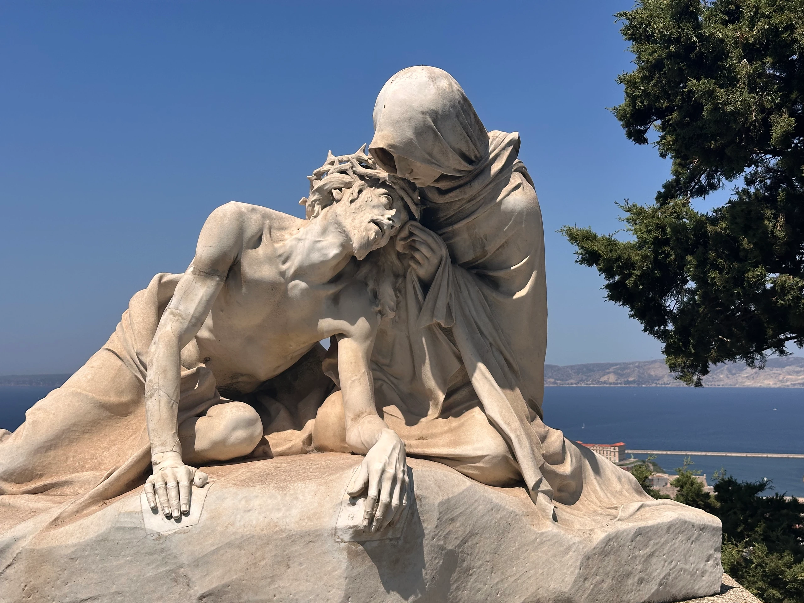 Sculpture face à la mer à Marseille — Marseille, France